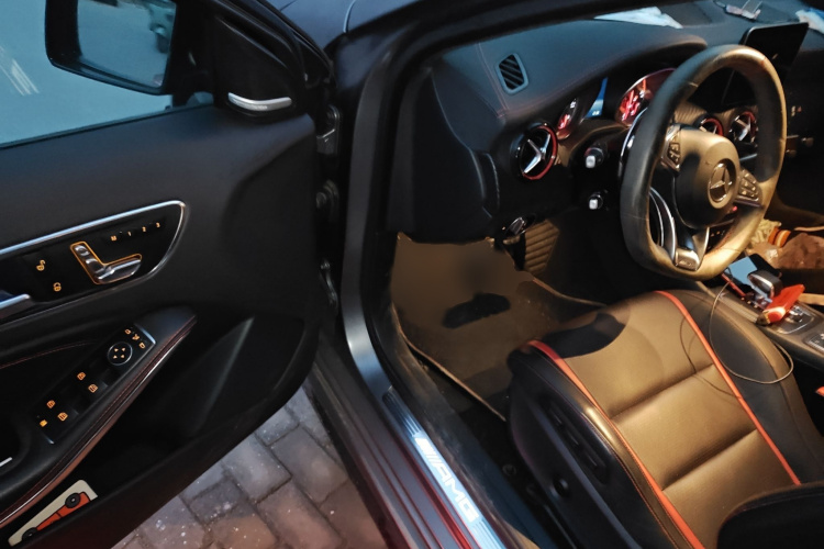 奔驰A级AMG(进口) 2017款 改款 AMG A 45 4MATIC中控内饰7003