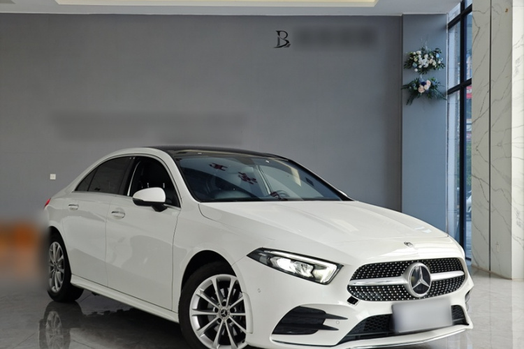 奔驰A级 2022款 改款 A 200 L 运动轿车时尚型车身外观6002