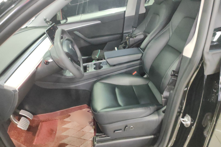 特斯拉 Model Y 2023款 高性能全轮驱动版局部细节19