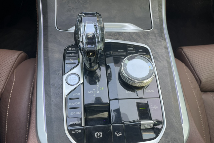 宝马X5(进口) 2021款 xDrive40i 尊享型 M运动套装局部细节18