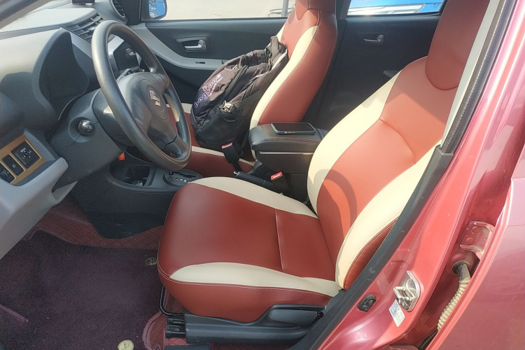 铃木 奥拓 2013款 1.0L 自动豪华型局部细节19