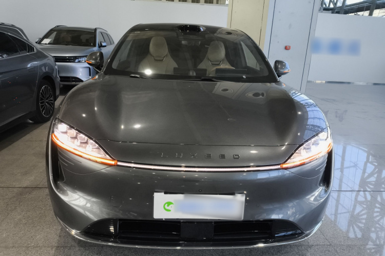 鸿蒙智行 智界R7 2025款 增程 331km Ultra车身外观2