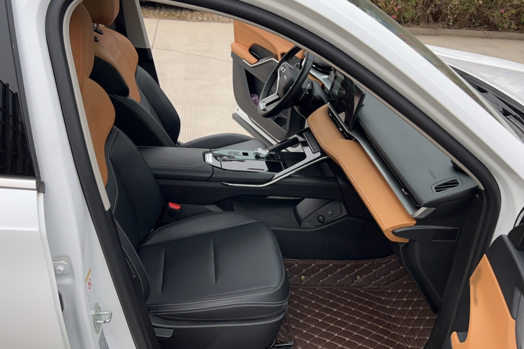 哈弗H6 2021款 第三代 1.5T 自动两驱Max中控内饰7001