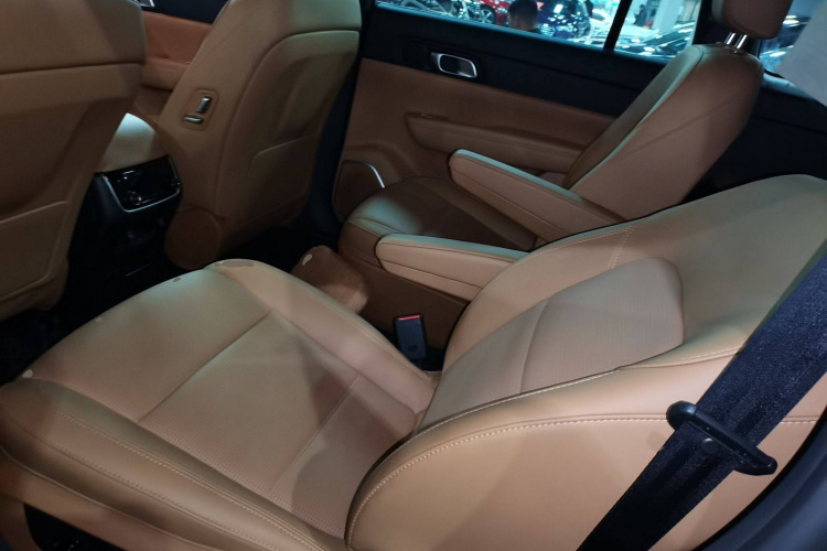 理想汽车 理想ONE 2021款 增程6座版中控内饰21