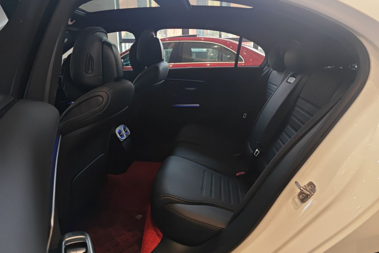 奔驰C级 2025款 C 260 L 运动版中控内饰21