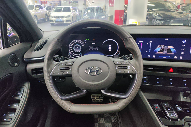 现代 索纳塔 2022款 380TGDi 自动20周年纪念款中控内饰13