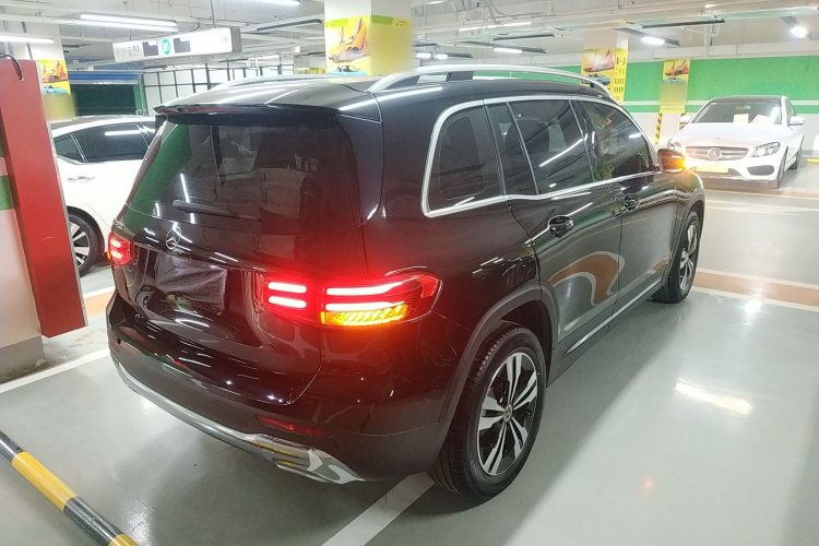 奔驰GLB 2024款 GLB 200 动感型车身外观6005