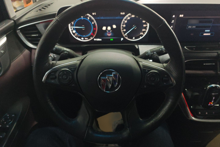 别克GL8 2022款 Avenir艾维亚 七座亲礼版中控内饰13