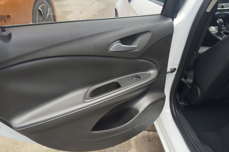 别克 威朗 2017款 三厢 20T 双离合精英型中控内饰49