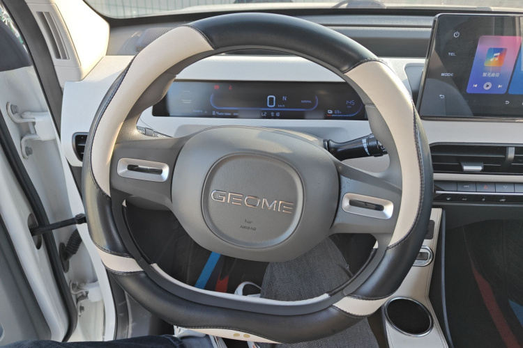 吉利银河 2024款 熊猫mini 200km 耐力熊中控内饰13