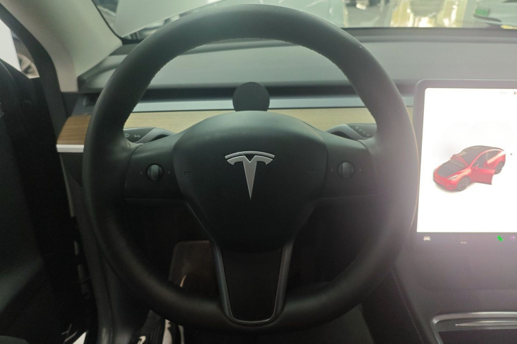 特斯拉 Model Y 2022款 长续航全轮驱动版中控内饰13