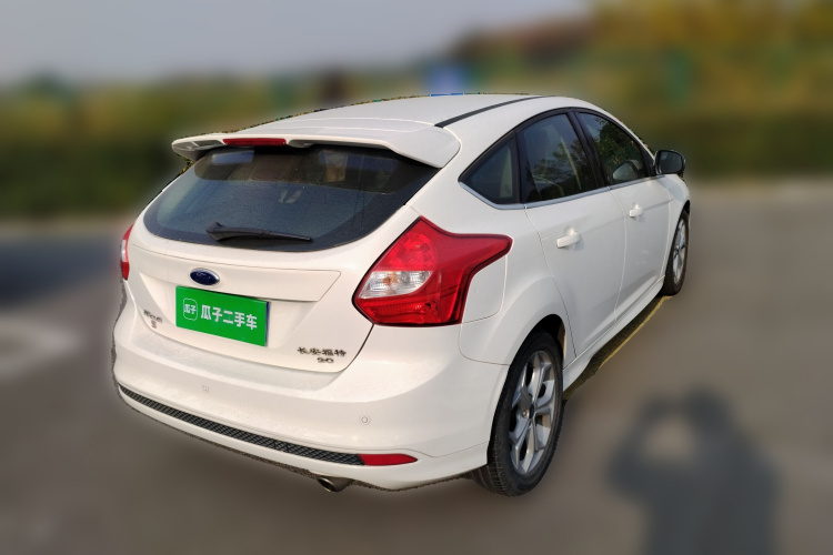 福特 福克斯 2012款 两厢 2.0L 手动豪华运动型车身外观6005