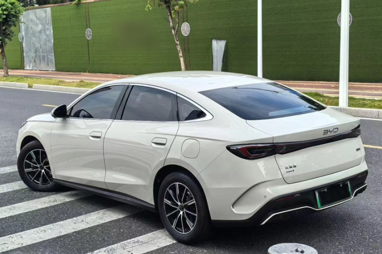 比亚迪 海豹06新能源 2024款 DM-i 80KM尊贵型车身外观6003