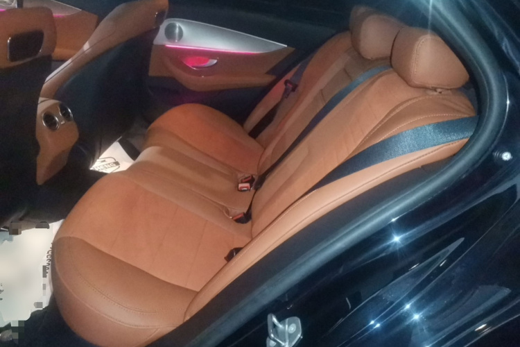 奔驰E级 2017款 E 300 运动型中控内饰7004