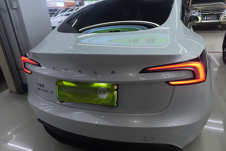 特斯拉 Model 3 2023款 后轮驱动版车身外观6