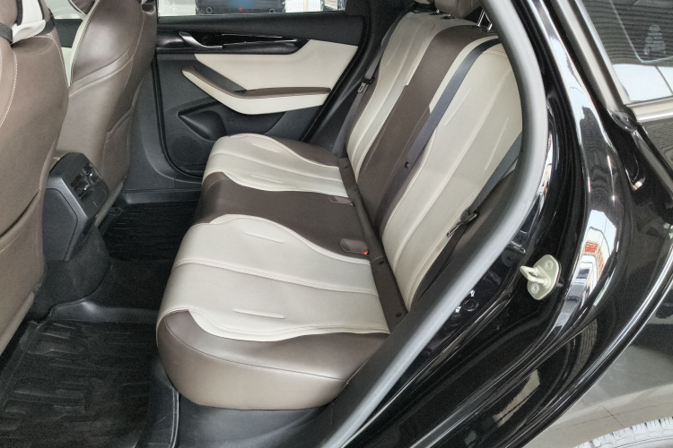 比亚迪 秦PLUS 2023款 冠军版 DM-i 55KM领先型中控内饰21