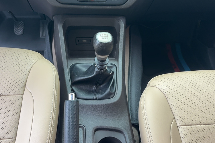 五菱汽车 五菱宏光 2019款 1.5L S舒适型国VI LAR局部细节18