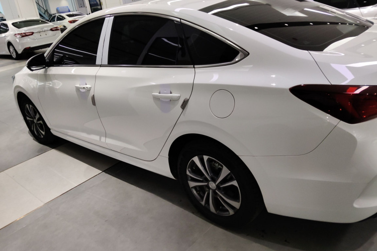 长安 逸动 2024款 PLUS 蓝鲸NE 1.4T GDI DCT高能版车身外观6003