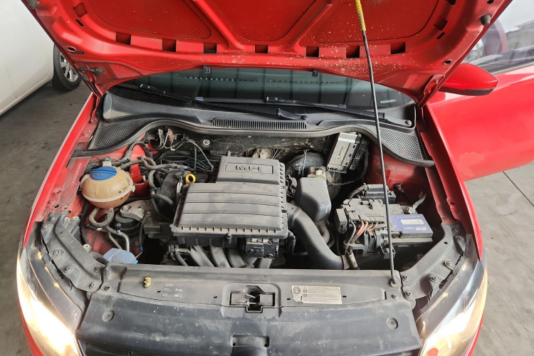 大众 Polo 2016款 1.4L 自动风尚型机舱底盘24