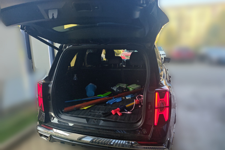 广汽传祺 传祺GS8 2022款 双擎系列 2.0TM 四驱尊贵版 （七座）中控内饰23