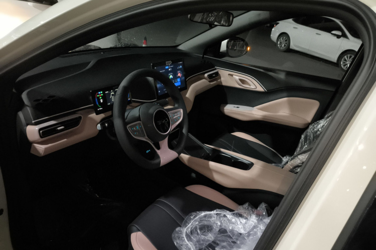 比亚迪 海鸥 2025款 智驾版 305km 活力版中控内饰20