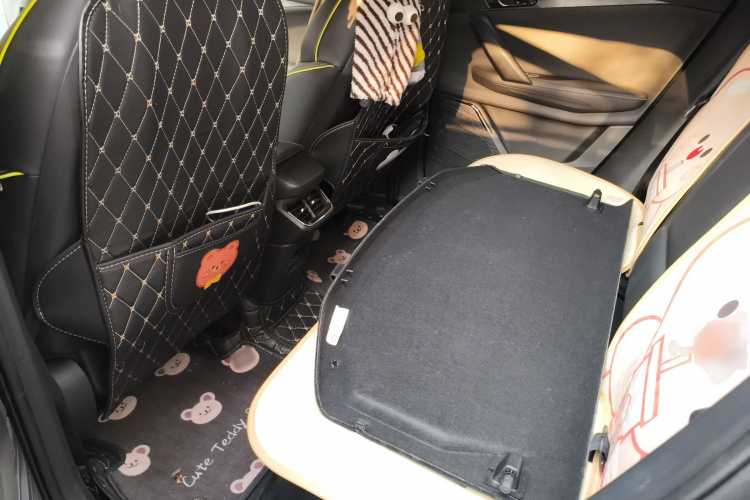 领克06 2023款 Remix 1.5T 劲Halo中控内饰7004