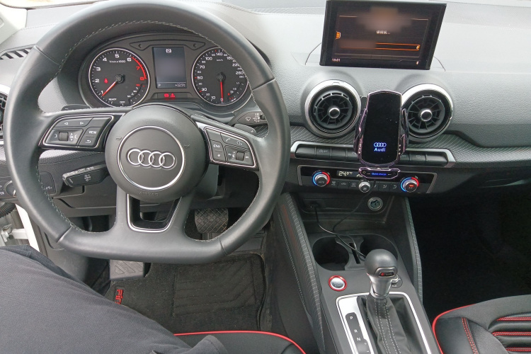 奥迪Q2L 2023款 35TFSI 时尚动感型中控内饰12