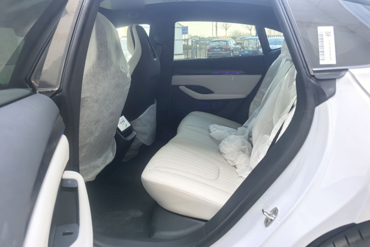 极越07 2024款 标准版中控内饰7004