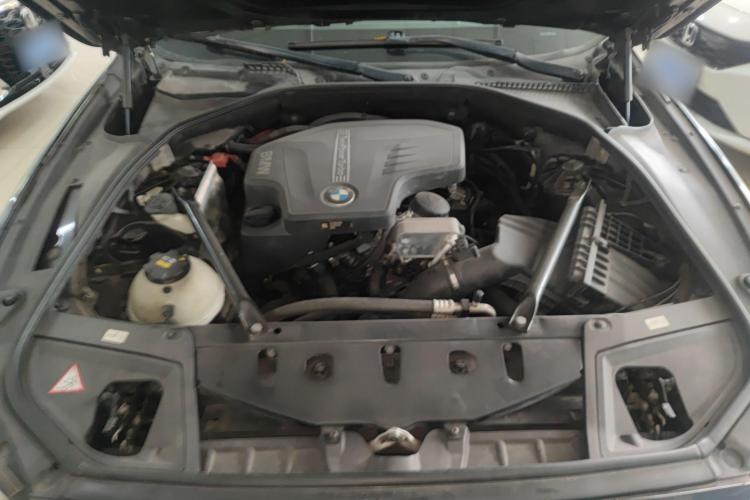 宝马5系 2014款 525Li 领先型机舱底盘24