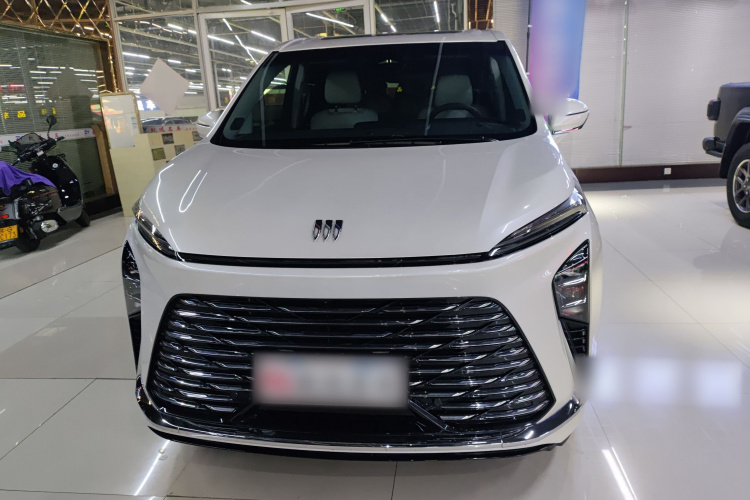 别克GL8 2025款 陆尊 尊享版车身外观2