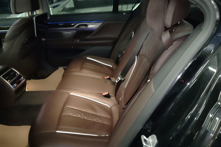 宝马7系 2019款 改款 730Li 豪华套装中控内饰21