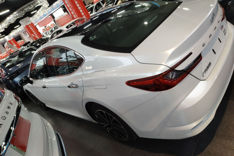 丰田 凯美瑞 2024款 双擎 2.5HG 尊贵版车身外观4