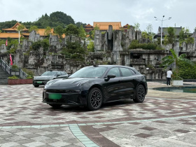 极氪001 2025款 WE版 100kWh 后驱