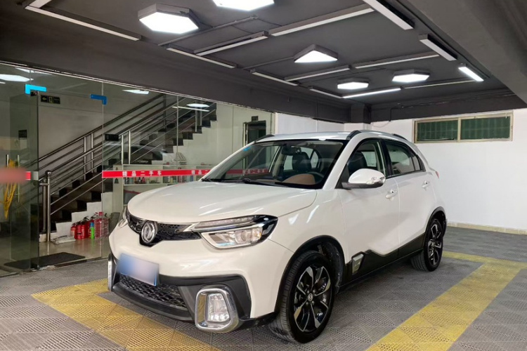 东风风神AX4 2017款 1.6L DCT潮尚型车身外观1