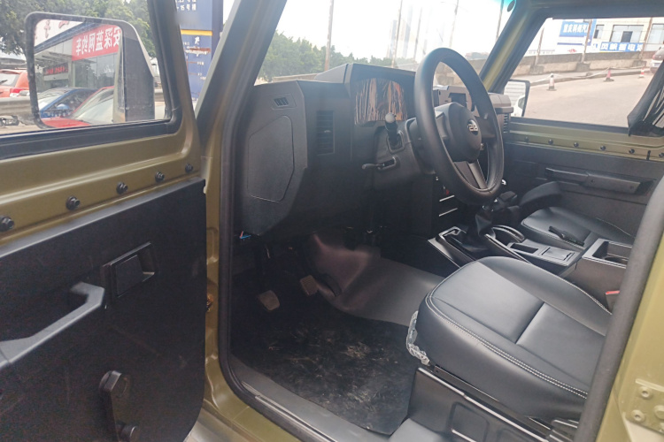 BAW北汽制造 212经典 2023款 狙击手 2.4T 手动轻装款中控内饰20