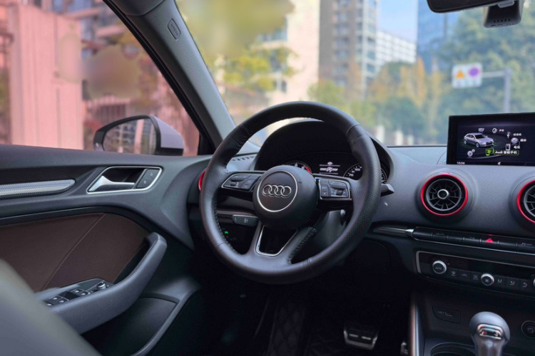 奥迪A3 2020款 Sportback 35 TFSI 风尚型 国VI中控内饰7012