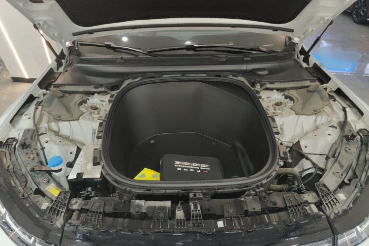 小鹏P7 2022款 625E机舱底盘24