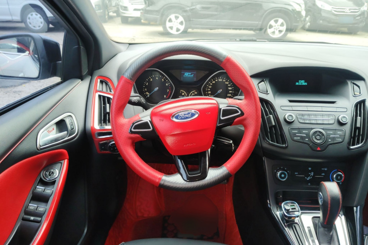 福特 福克斯 2015款 两厢 1.6L 自动舒适型局部细节13