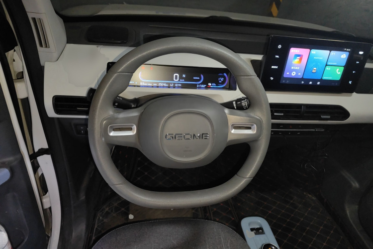 吉利银河 2023款 熊猫mini 200km 耐力熊中控内饰13