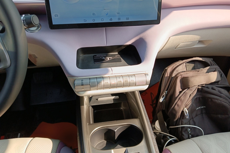 比亚迪 海豚 2023款 420km 时尚版局部细节18