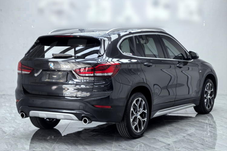 宝马X1 2021款 sDrive20Li 尊享型车身外观6005