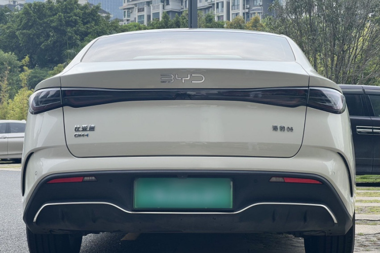 比亚迪 海豹06新能源 2024款 DM-i 120KM尊荣型车身外观6002