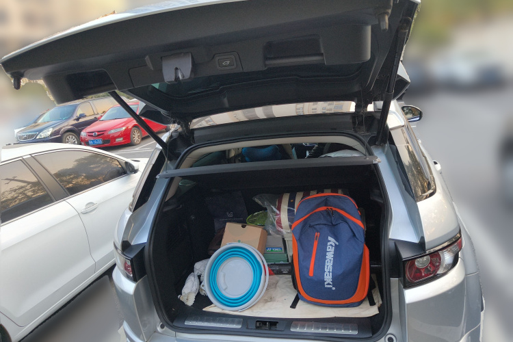 路虎 揽胜极光(进口) 2015款 2.0T 5门耀动版中控内饰23