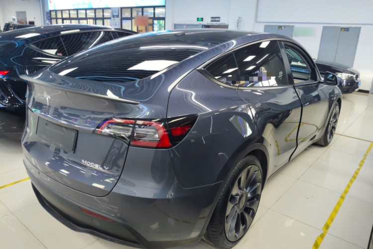 特斯拉 Model Y 2022款 Performance高性能全轮驱动版车身外观7