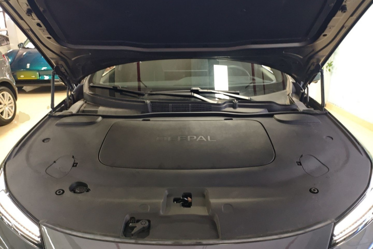 深蓝汽车 深蓝L07 2024款 230Max乾崑智驾ADS SE增程版机舱底盘24