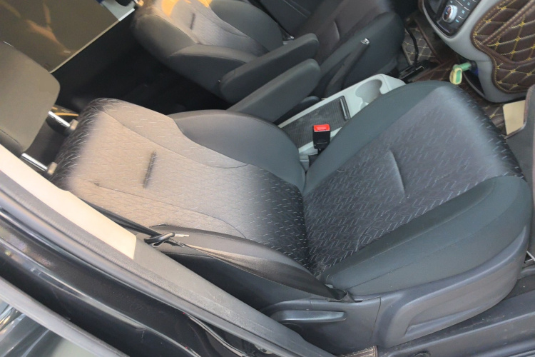 江淮瑞风 瑞风M4 2016款 2.0L 手动豪华型局部细节41