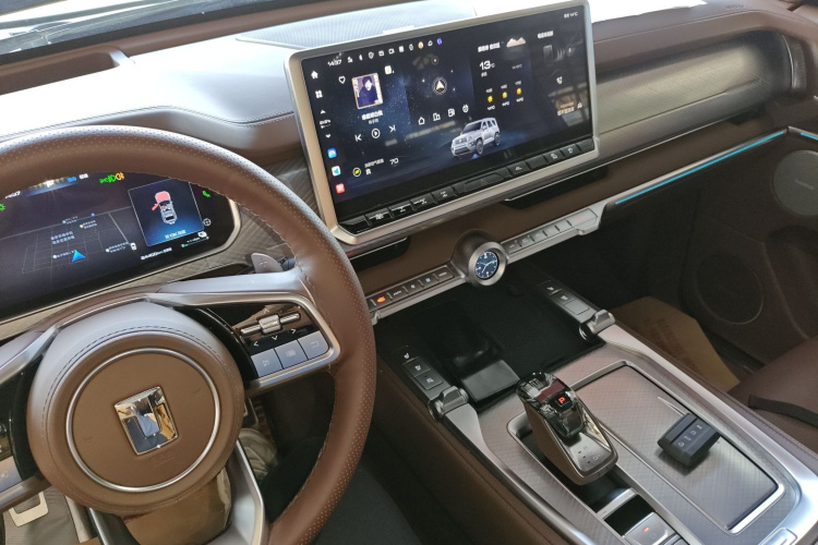 坦克700新能源 2024款 Hi4-T 极致版中控内饰12