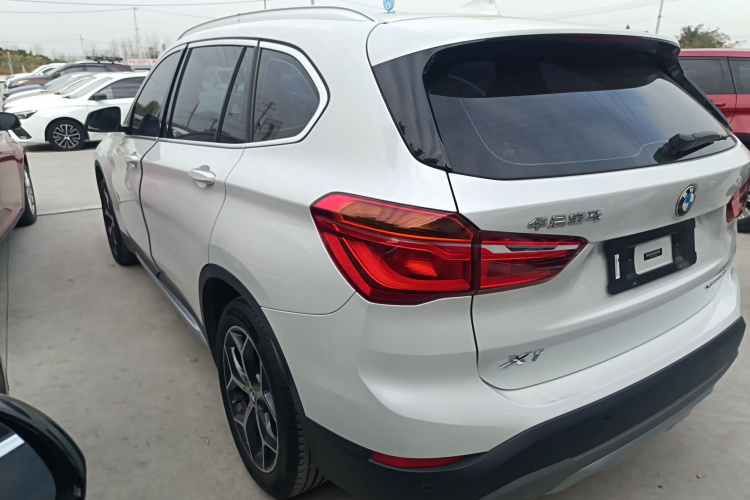 宝马X1 2019款 sDrive18Li 尊享型车身外观6003