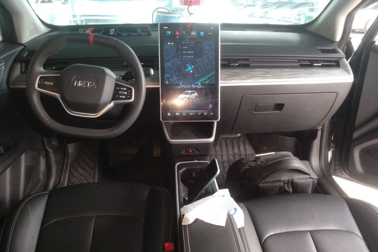 哪吒汽车 哪吒AYA 2023款 318 Lite中控内饰7002