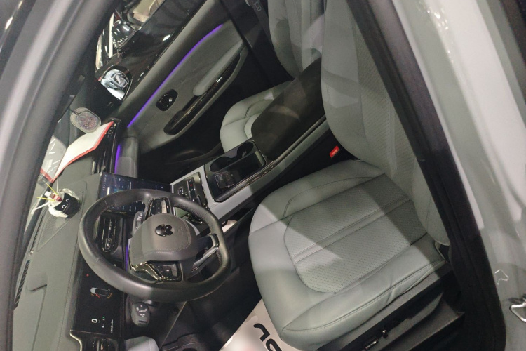 蔚来ES6 2020款 420KM 运动版中控内饰19